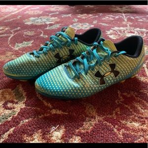 Like new kids soccer cleats